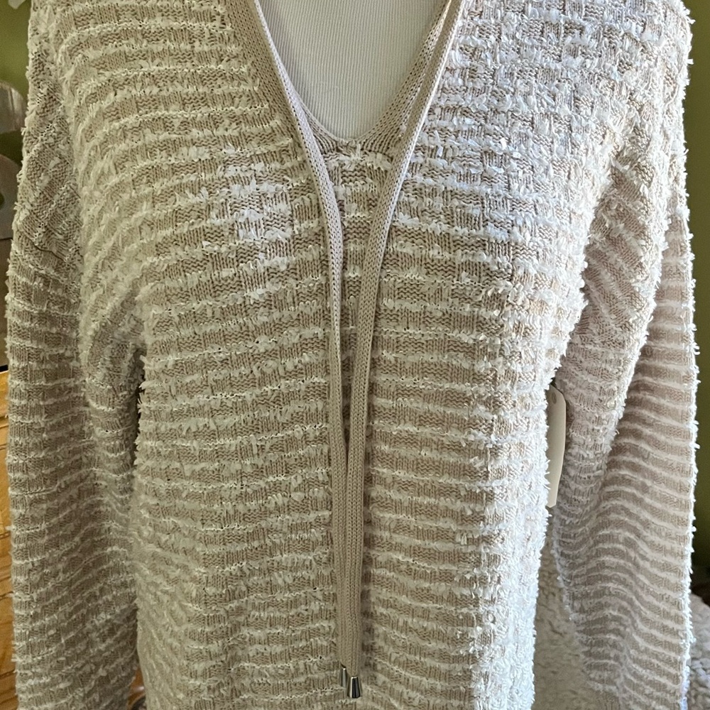 Nicole Miller Textured Beige V-Neck Sweater